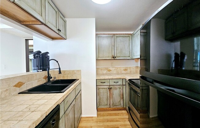 2 beds, 1 bath, 834 sqft, $3,100, Unit 529