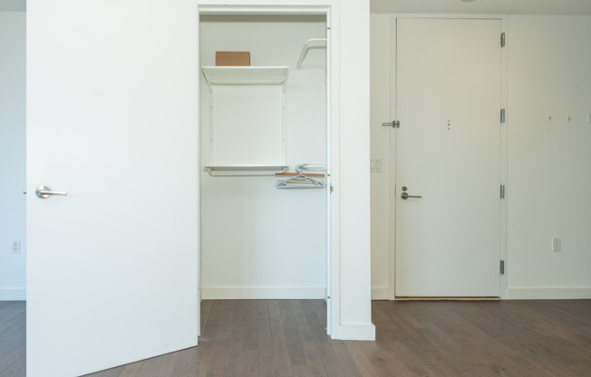 321 W 110 ST