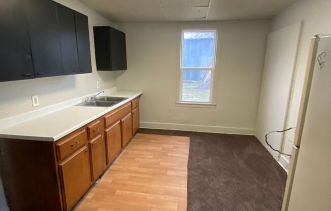 1 bed, 1 bath, $680, Unit 2