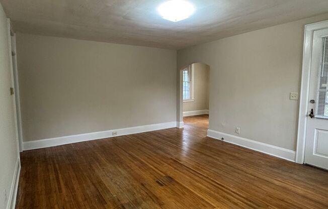 2 beds, 1 bath, $835