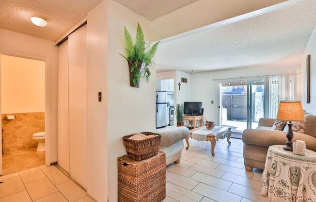 Lovely 3 Bedroom Townhome in Chula Vista!