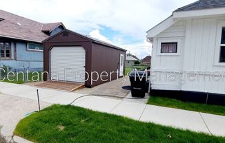 3 beds, 2 baths, $1,600