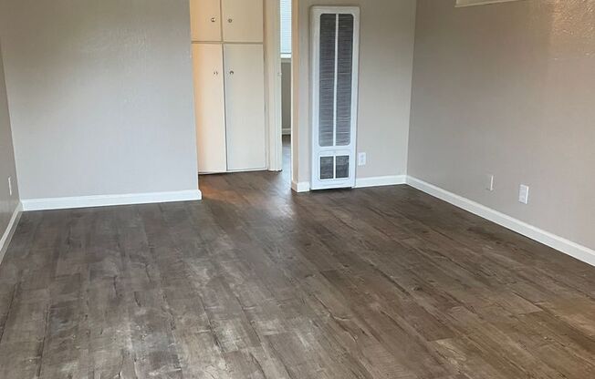 1 bed, 1 bath, $1,700, Unit T13