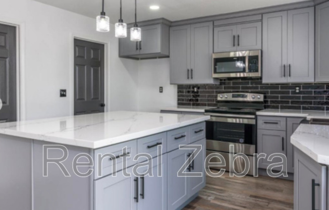 3785 COMPASS POINTE AVE