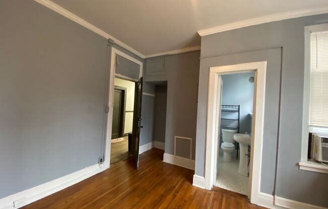 Studio, 1 bath, $875, Unit 213