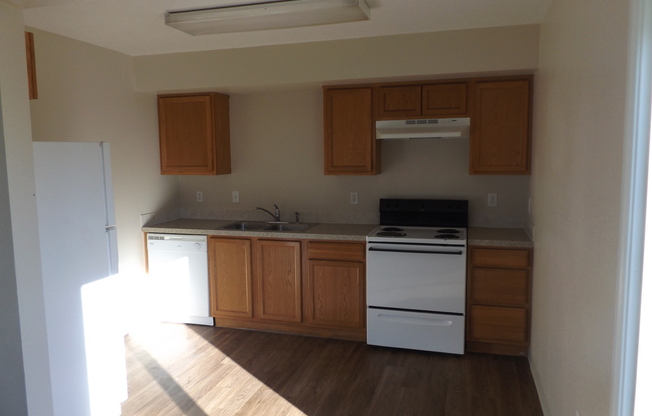 2 beds, 2 baths, $1,400