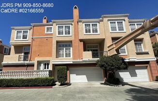 Gated 2 Bedroom Townhome in Irvine