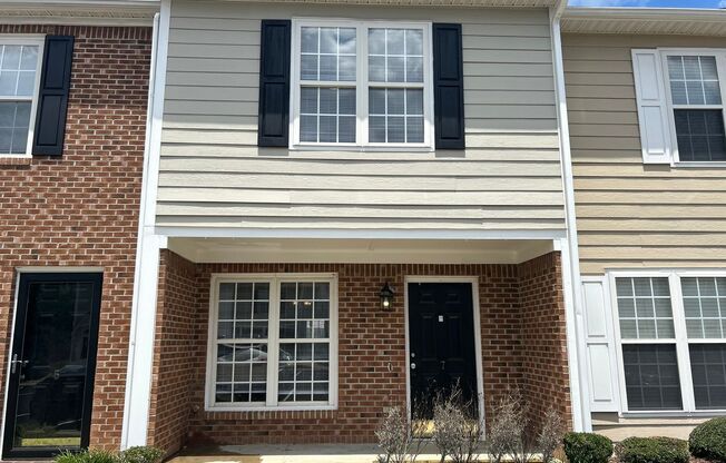 Updated 2 Bed | 2.5 Bath Townhouse in Clayton