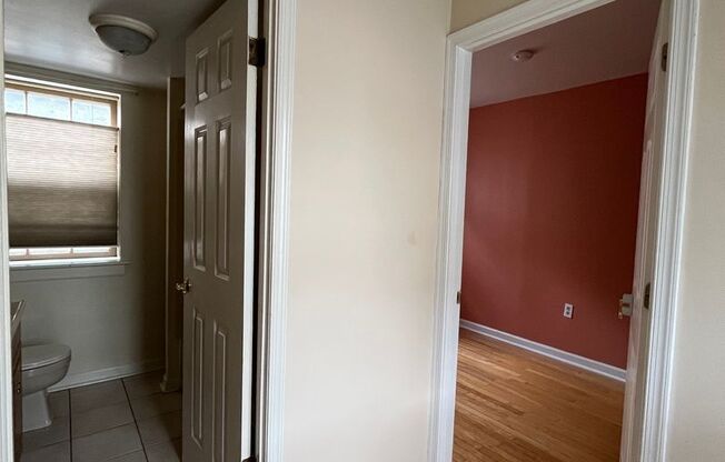 2 beds, 1 bath, $1,595, Unit HOUSE