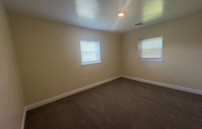 2 beds, 1 bath, $1,150, Unit 2605B