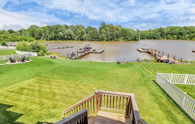 Atwater Landing Mooresville. Professionally Managed by Select Real Estate Group