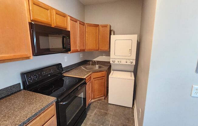 1 bed, 1 bath, 760 sqft, $950, Unit C