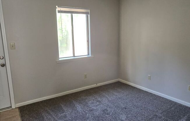 1 bed, 1 bath, 500 sqft, $895, Unit 242