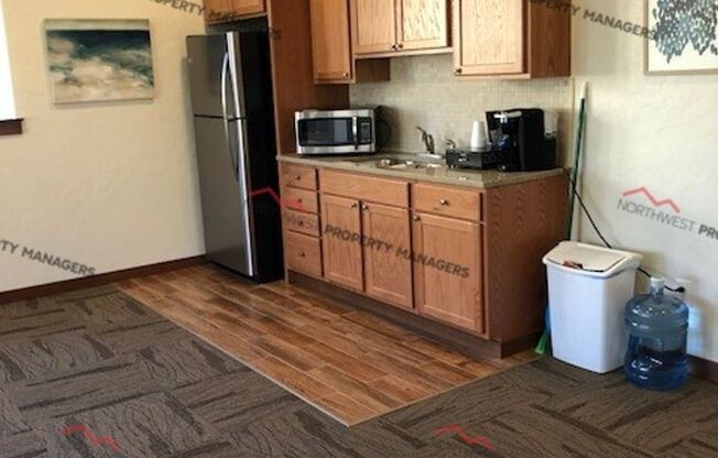 3 beds, 2.5 baths, 1,250 sqft, $1,800, Unit #50