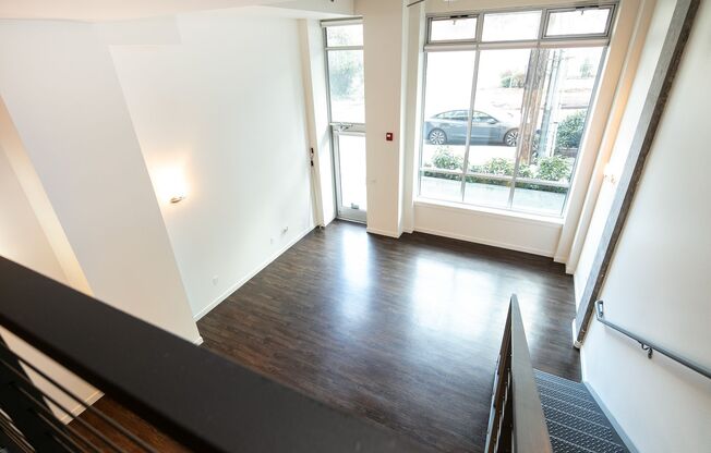 1 bed, 1 bath, 1,005 sqft, $2,795, Unit 102