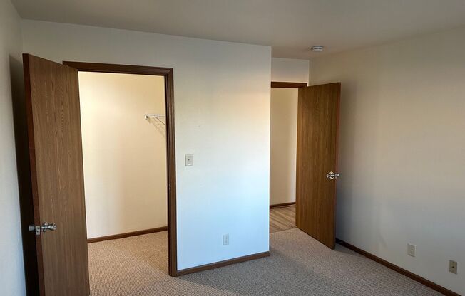 2 beds, 1 bath, 800 sqft, $1,070, Unit 3