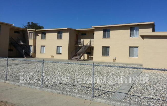1415 VISALIA AVE
