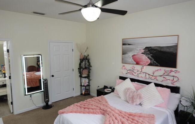 3 beds, 2 baths, $1,795, Unit UNIT 625