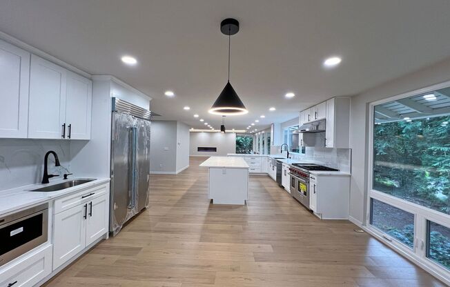 Freshly Remodeled 5BR Home in Prime Bellevue Enatai