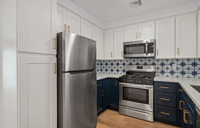 3120 West Riverside Apartments