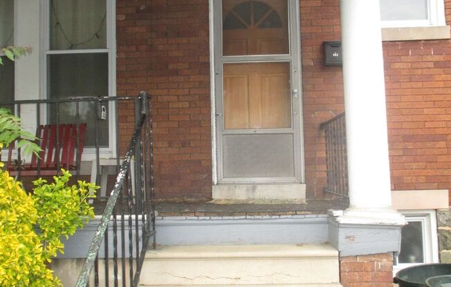 902 W 37th St