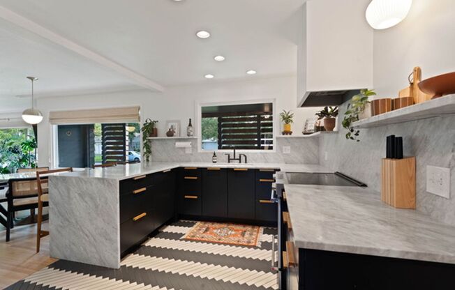 Beautiful Single Family Home!