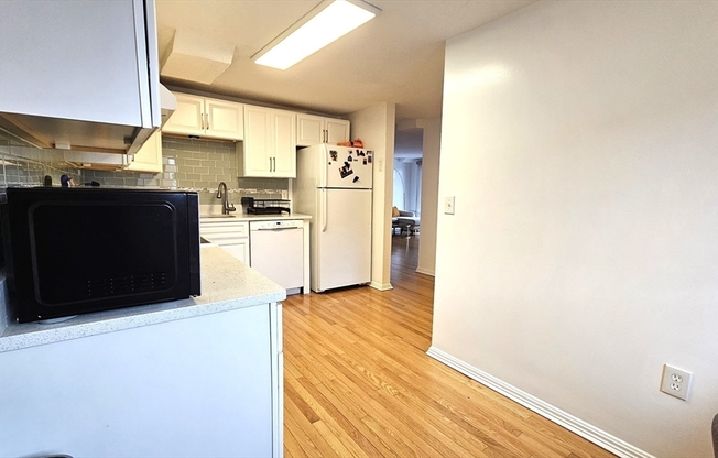 2 beds, 2 baths, 1,098 sqft, $3,100, Unit 416