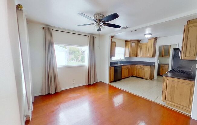 Charming 3 Bed 1 Bath House in Santa Ana!