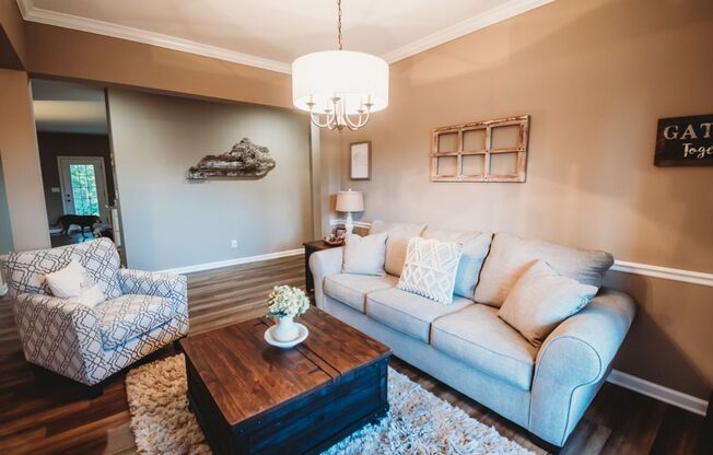 4 beds, 2 baths, $2,800