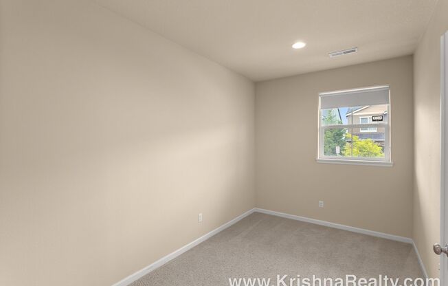 Spacious 4-Bedroom + Office Home in Abbey Creek – Modern Finishes, EV Charger & Low-Maintenance Backyard