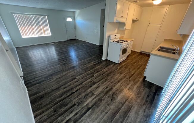3 bed 2 bath house New flooring, new kitchen, new central/heat system / Updated house