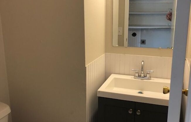 Newly Remodeled 4 bedroom 2.5 bathroom Townhome