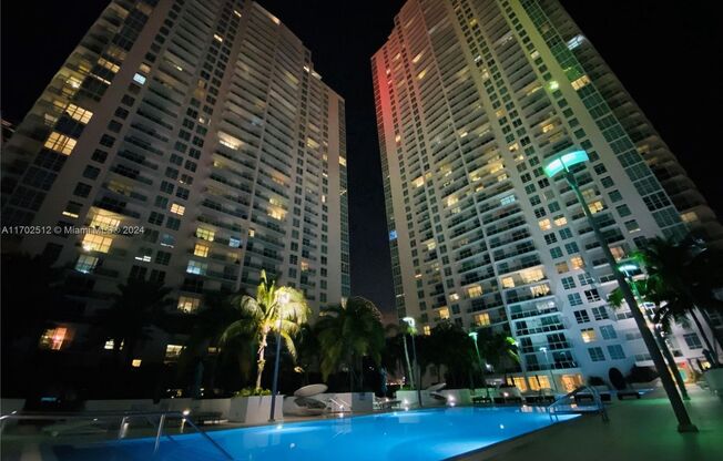 2 beds, 2 baths, 986 sqft, $4,500, Unit 950 Brickell Bay Dr # 32-07 (A11702512)