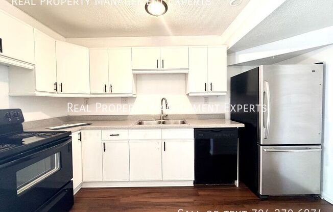 414 W 8 ST