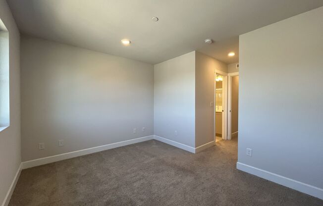 4 beds, 3.5 baths, $2,995