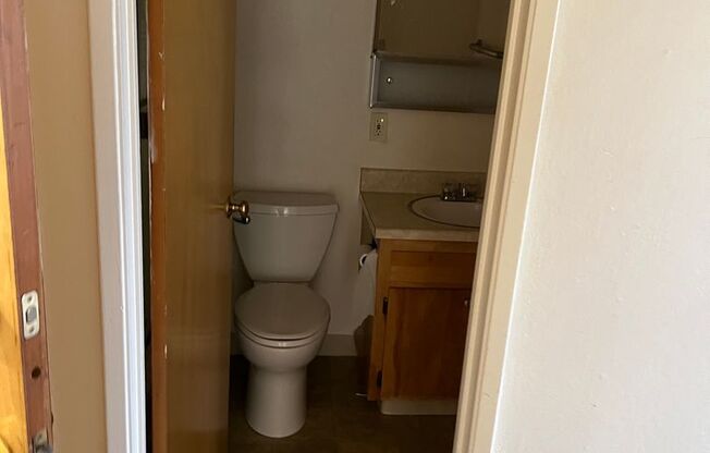 1 bed, 1 bath, $2,300, Unit 210