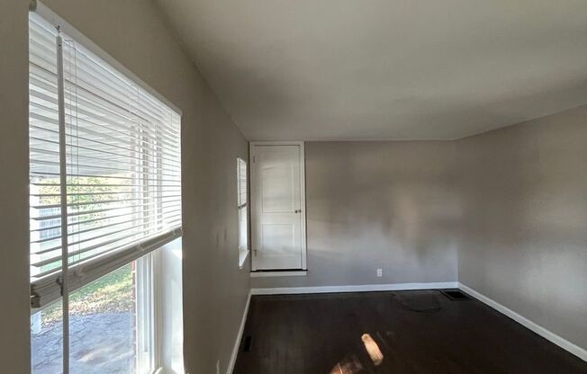 2 beds, 1 bath, $1,375