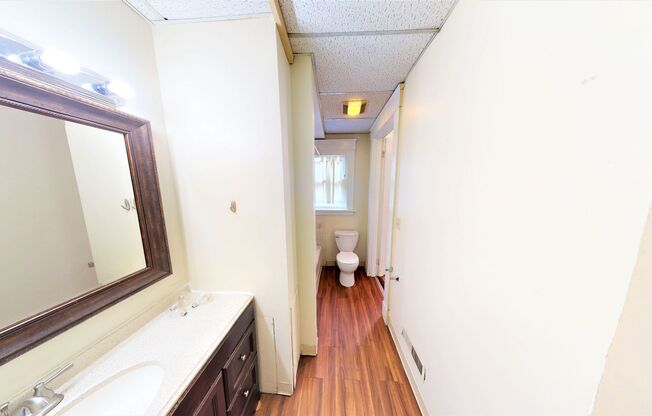 2 beds, 1 bath, $1,495, Unit 32 1