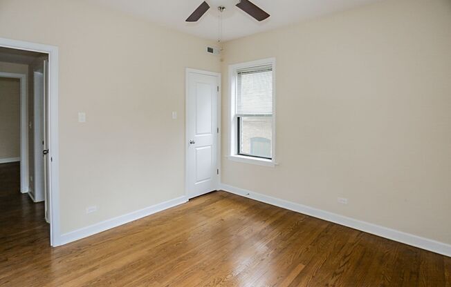 3 beds, 2 baths, 1,270 sqft, $3,700, Unit 1821L-1