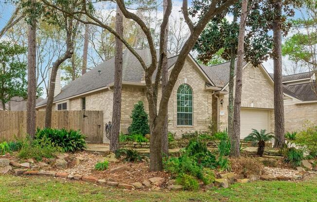 27 E NORTHCASTLE CIR