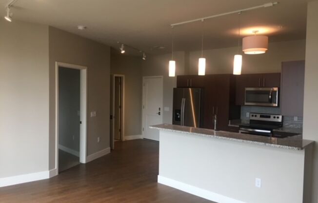 1 bed, 1 bath, 890 sqft, $1,775, Unit 610