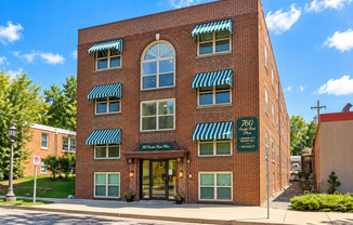 Charming Highland Park | Pet-Friendly Apartments Near Ford Parkway ~ Central A/C and Off Street Parking Available