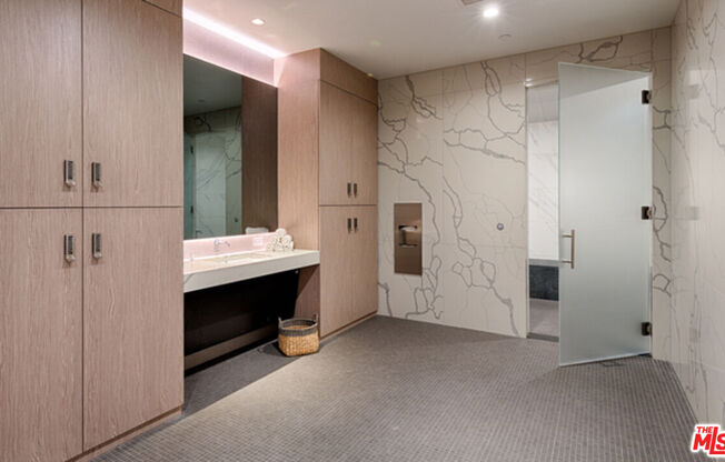 2 beds, 2 baths, 1,305 sqft, $4,800, Unit 2811