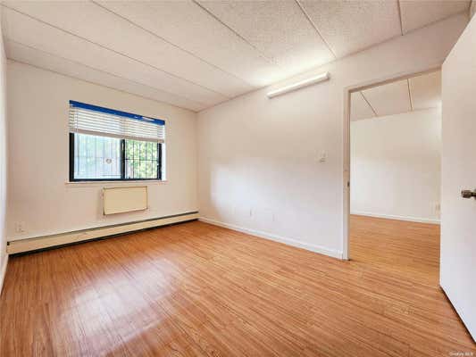 2 beds, 1 bath, $2,100