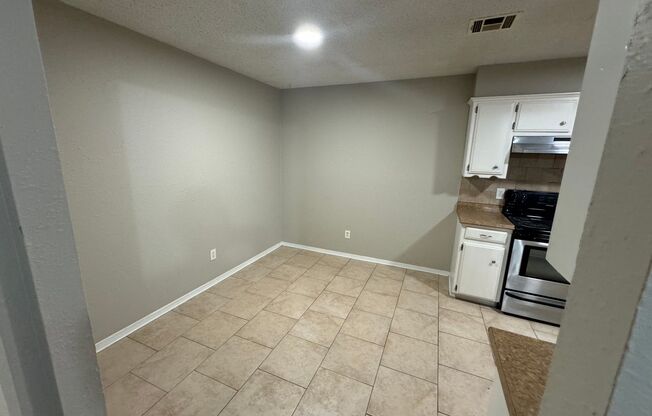 2 beds, 1 bath, $1,025