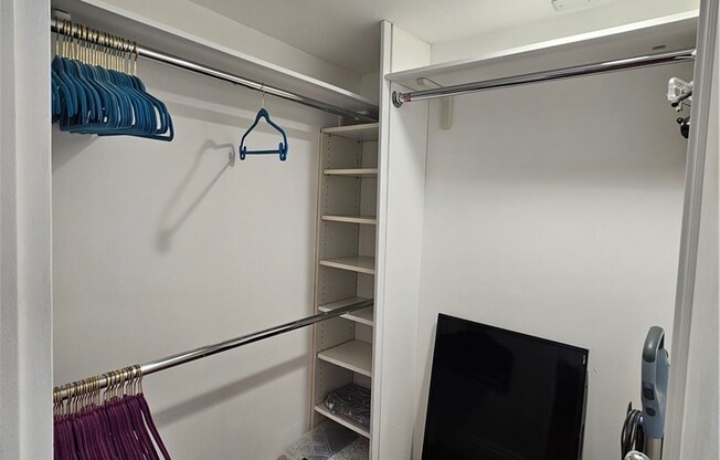 1 bed, 2 baths, 888 sqft, $4,995, Unit 2204