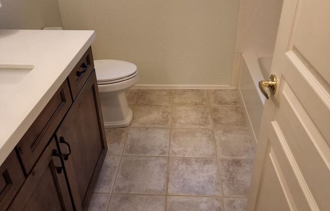 2 beds, 2.5 baths, $2,450, Unit Unit 1105