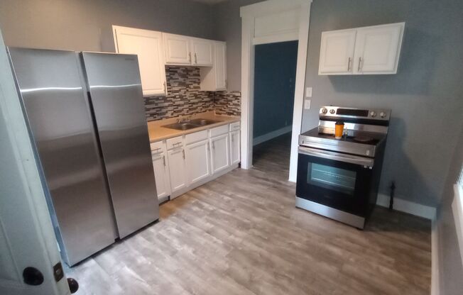 3 beds, 1 bath, 1,140 sqft, $1,200, Unit 820 Ross