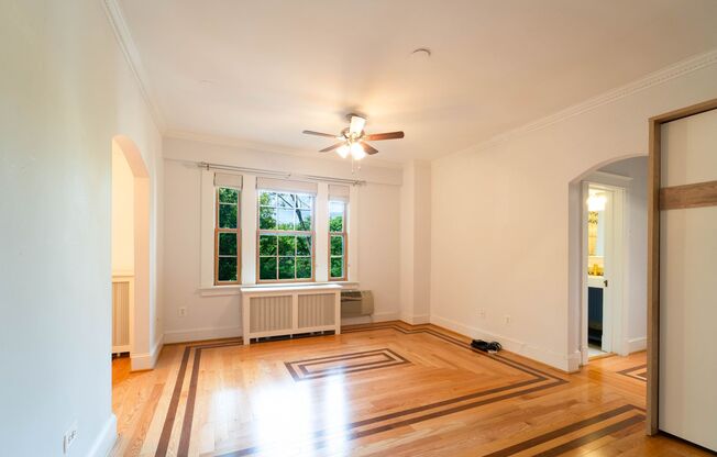 Jr 1 Bed Gem in Kalorama