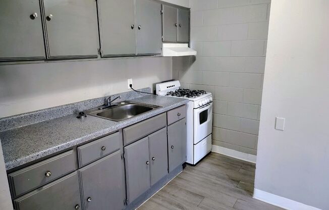 Studio, 1 bath, 364 sqft, $710, Unit 63